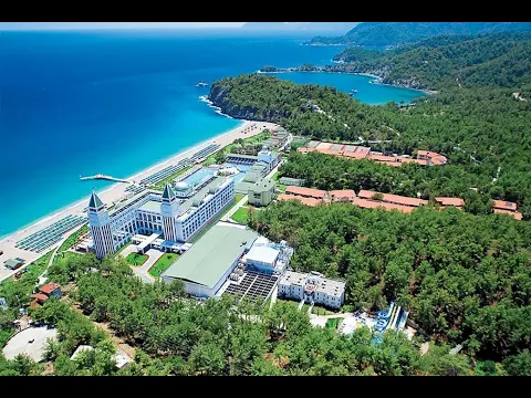 Luftaufnahme des Nirvana Dolce Vita Hotels mit Strand und Pool