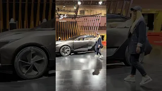 You must bow to open the SUV of the future 🙇‍♂️ #suv #cars #tech