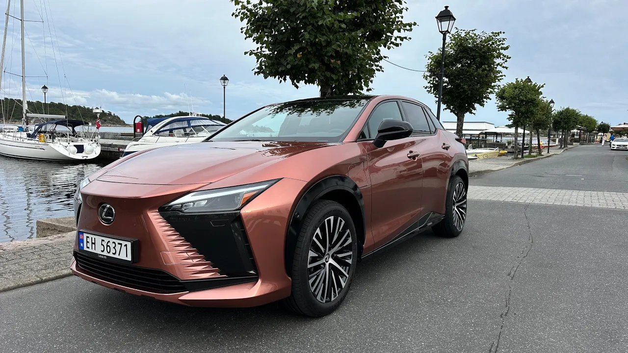 Lexus RZ 450e