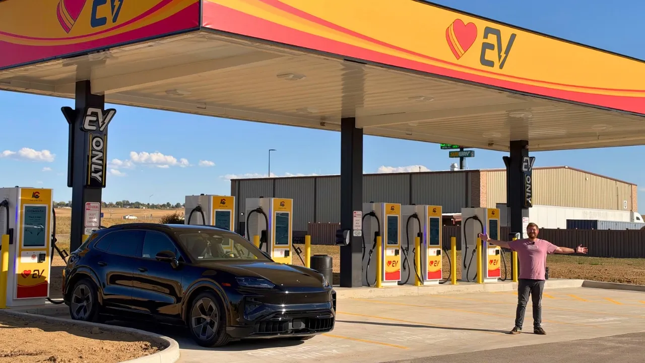 My First Charge At Love's Travel Stops Network! Electric Era Charging Quick Look
