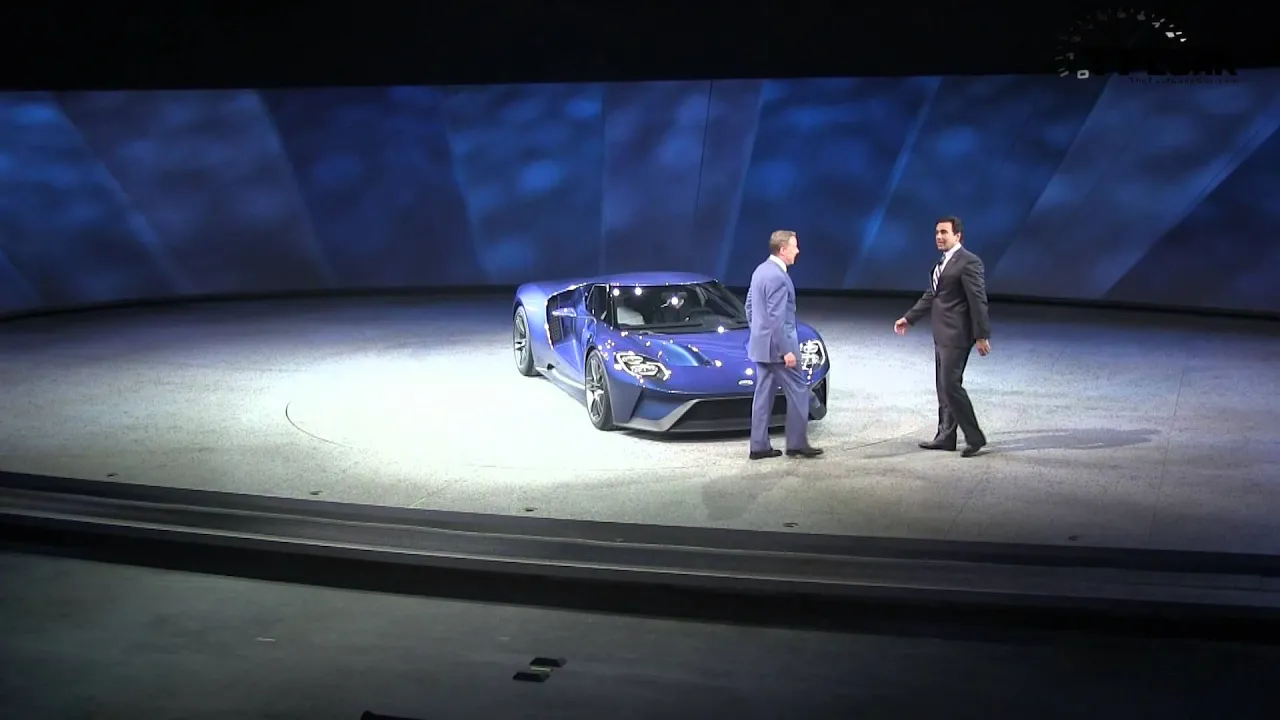 Watch the Brand New Ford GT Supercar Debut at the Detroit Auto Show