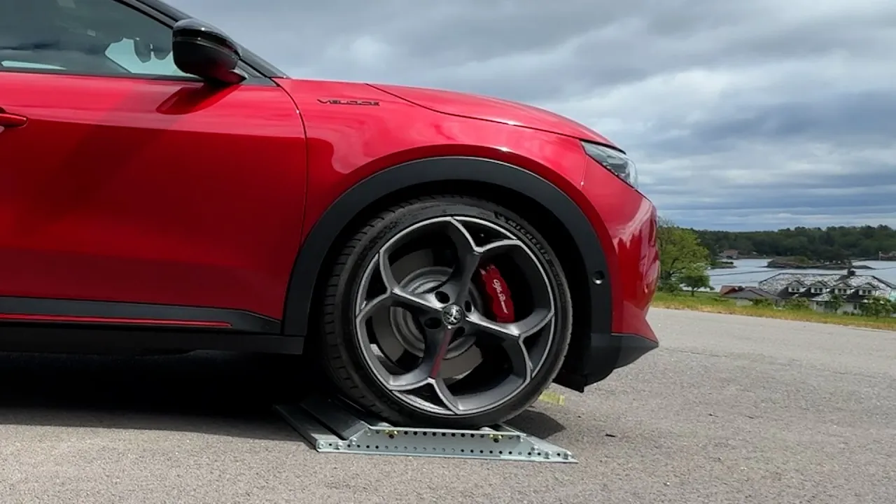 Sju biler i hardtest av antispinn-systemer