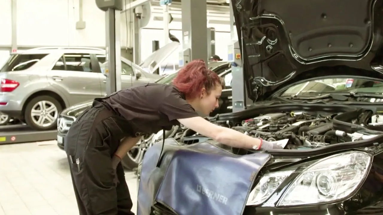 Automobil-Fachmann/-frau EFZ – Clip