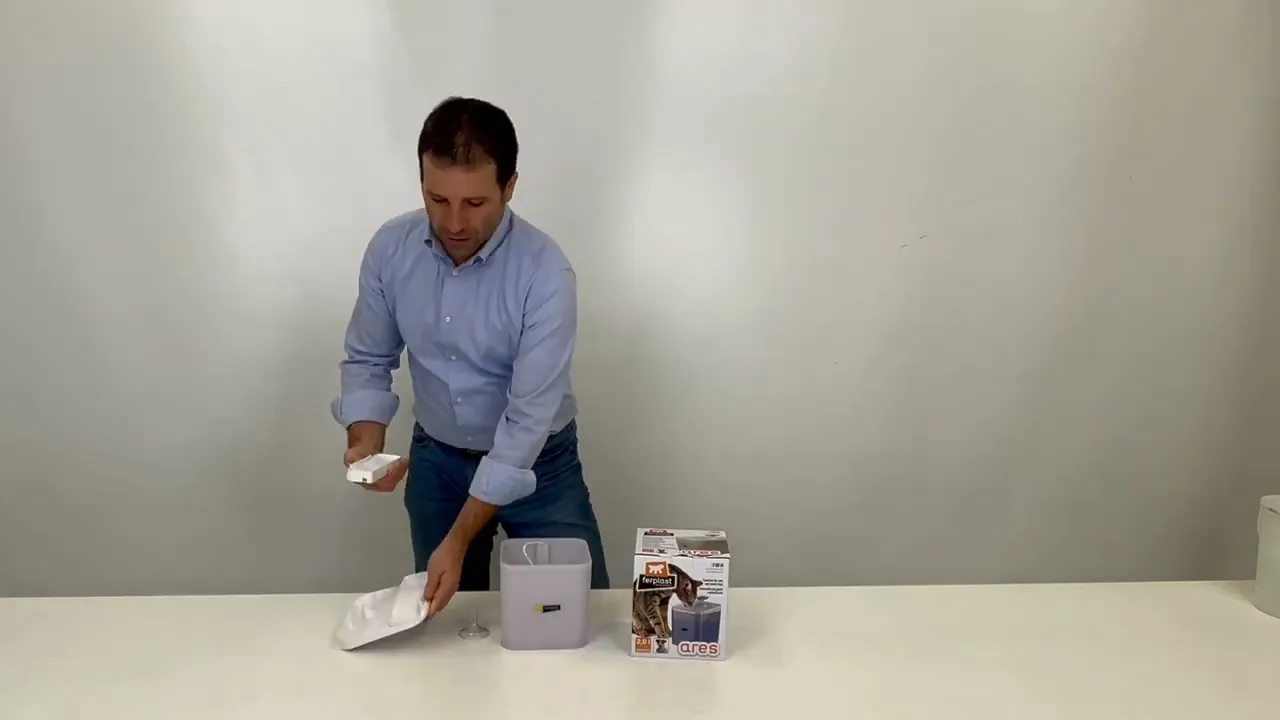 Фонтан Ferplast Ares для котів та маленьких собак