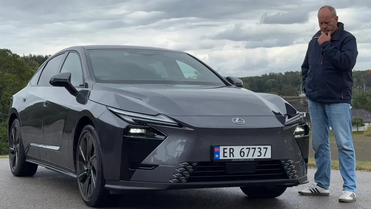 Test av Lexus ES 500e: Stor, stille og upraktisk