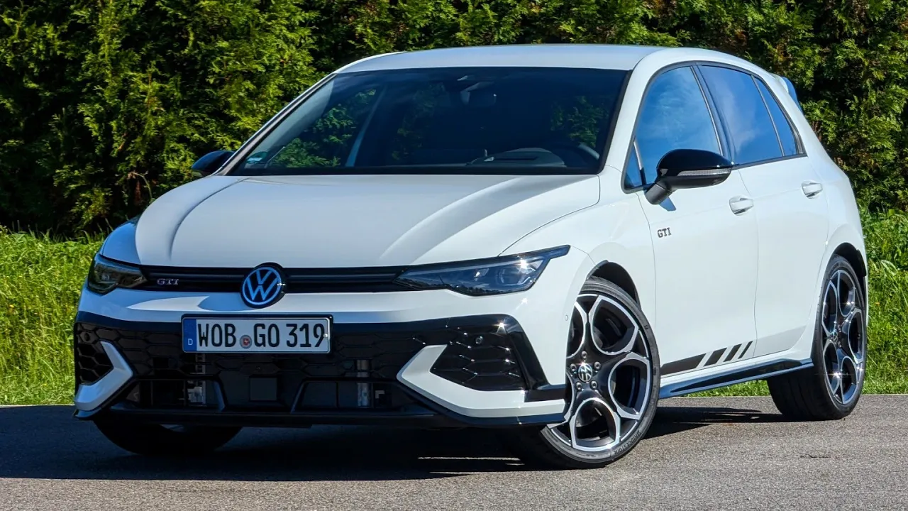 Better than the R? New 8.5 Golf GTI Clubsport Road & Track Review | Top Speed Run | 4k