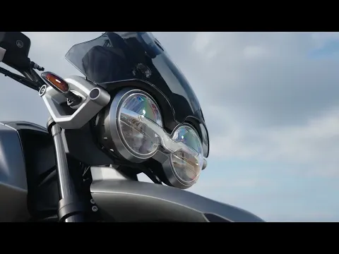 Moto Guzzi V85tt Strada 2025 Thumbnail alt