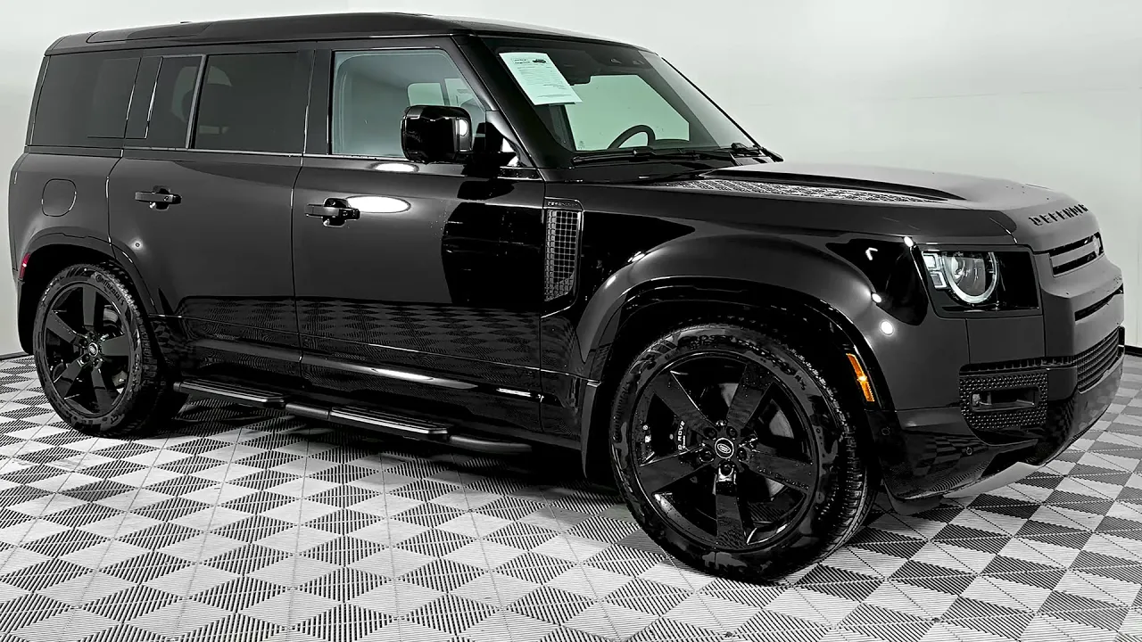 Land Rover Defender V8 (2025) - Wild Offroad SUV!