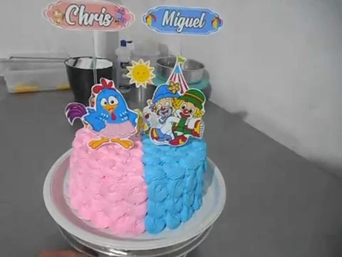 BOLO PATATI PATATÁ E DA GALINHA PINTADINHA