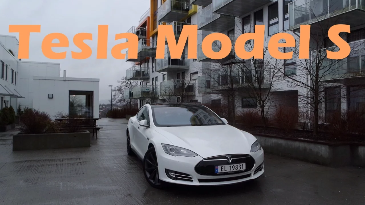I Almost Crashed a Tesla Model S !!