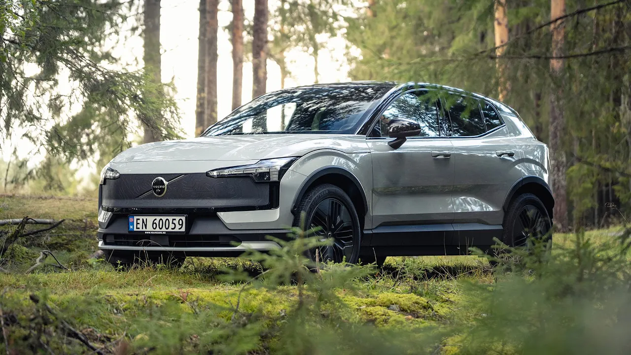 Test av Volvo EX30 Cross Country Twin Performance: Det koster å være car