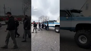 There’s so many people inside! 😱😳 | 🎥: @DavisDrives #limo #car #illusion