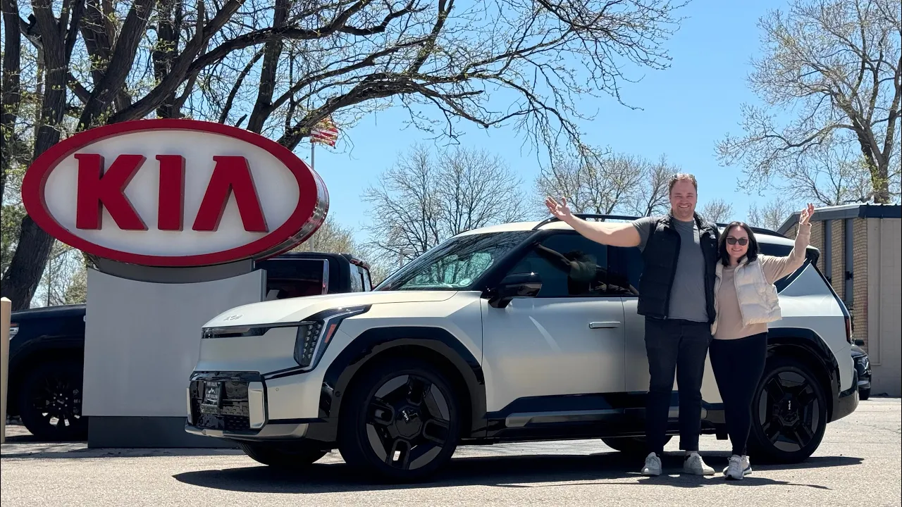 Dumping PHEV For Full Electric! Our Friends Go Big w/ Kia EV9 - Great Lease Deal & Full Tour