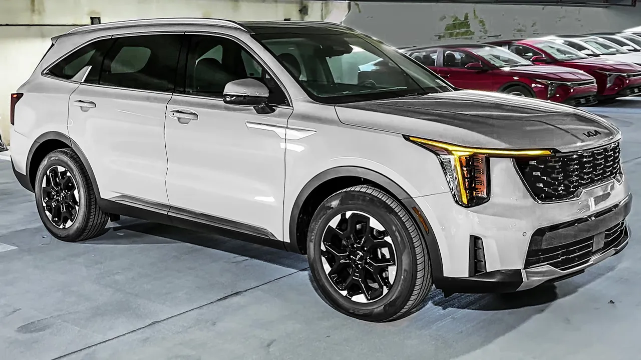 2025 Kia Sorento - Fabulous 7-Seater Mid-size SUV