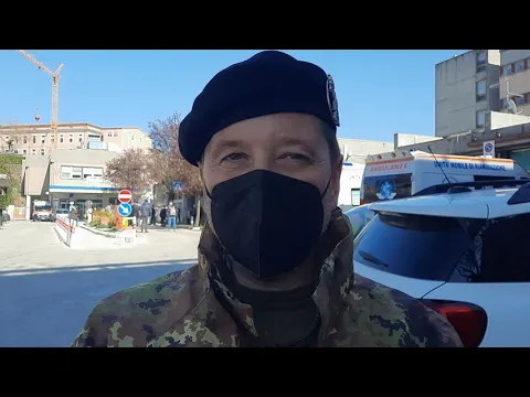 <span style="color:var(--accent)">Video:</span> Esercito al lavoro, team medico esegue i vaccini “porta a porta” per gli over80