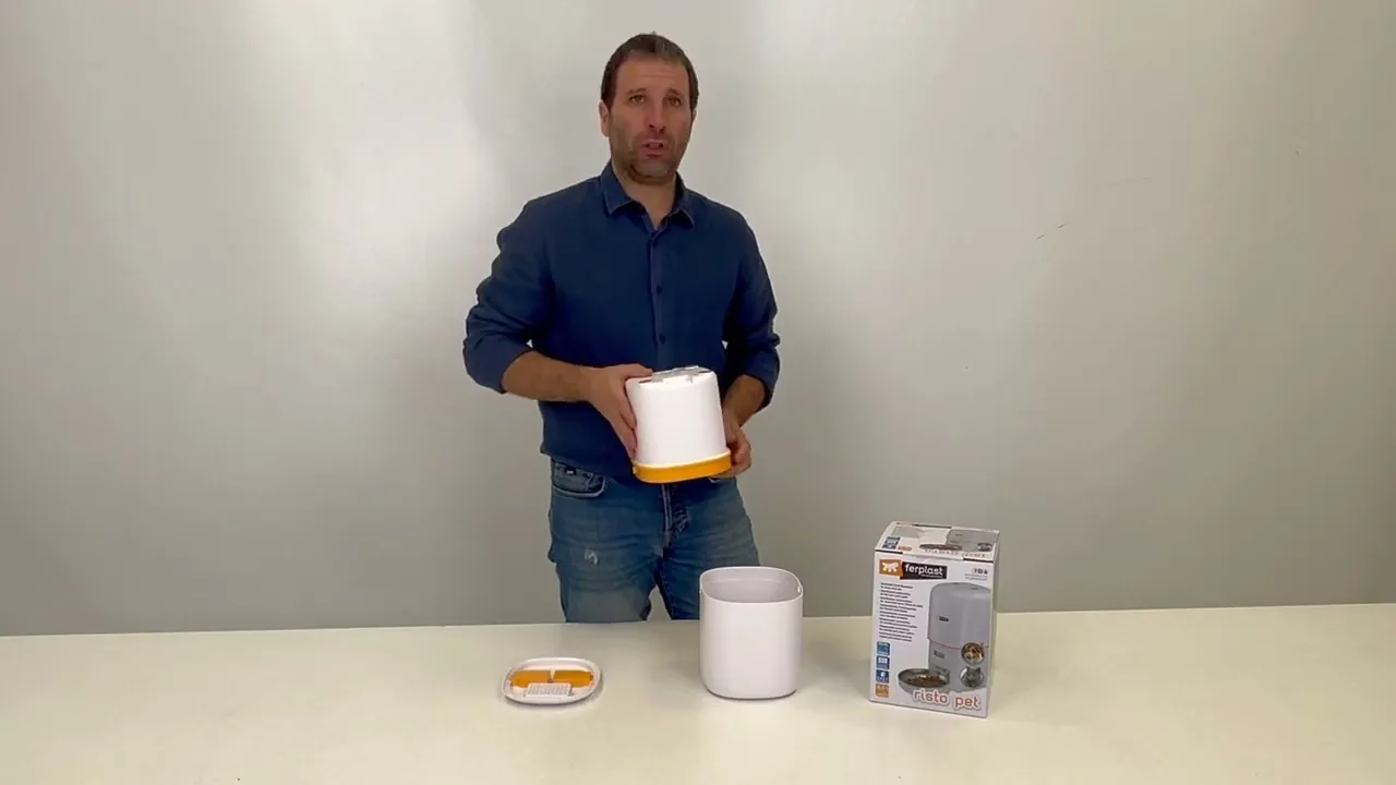 Автоматическая кормушка Ferplast Risto Pet для кошек и собак с таймером и дозатором