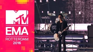 Green Day - American Idiot (Live from the 2016 MTV EMA Awards)