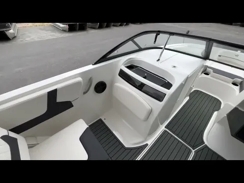 2025 Bayliner Vr6 Thumbnail alt
