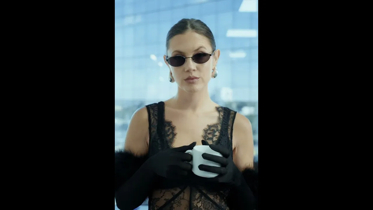 Video de Not your mona