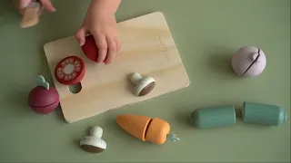 Little Dutch Wooden Children's Toy Cutting Vegetables product video.