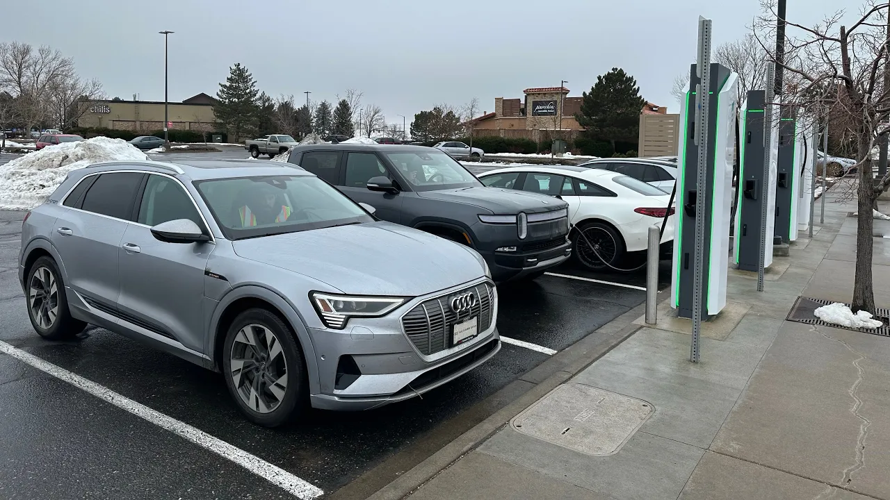 Y'all Need To Unplug Your Cars When You're Done Charging