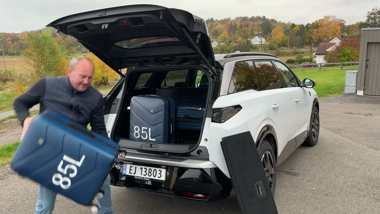 Test av sjuseteren Peugeot E-5008: Er det plass her da?