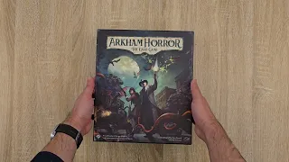 Arkham Horror (The Card Game) Revised Core Set Unboxing and components