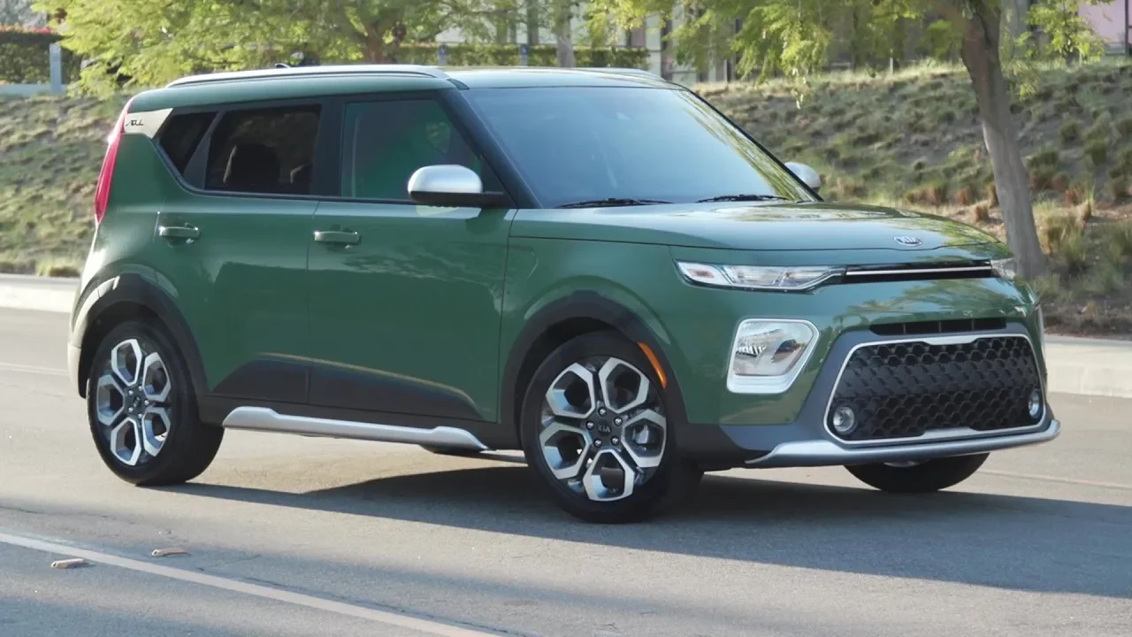 2020 Kia Soul - interior Exterior and Drive