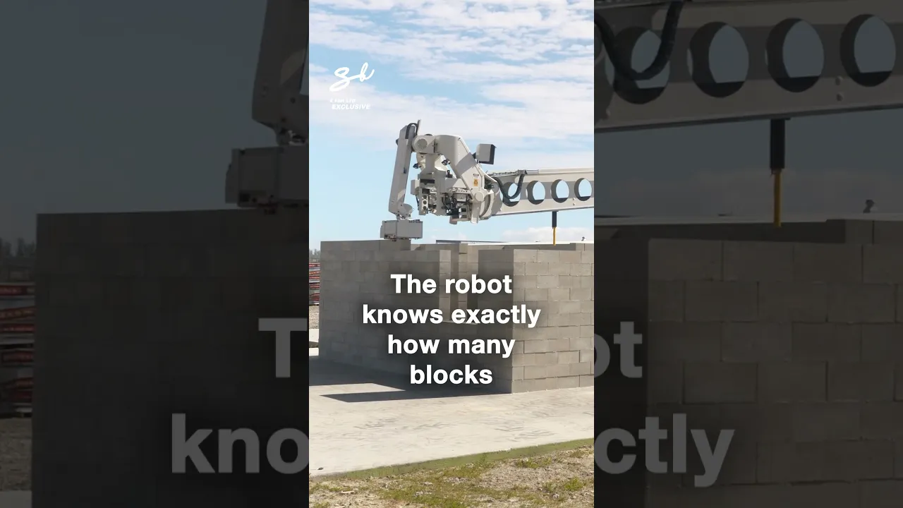 This robot is putting Bob The Builder out of a job...😅🧱 I 🎥 @FBR-ltd #future #cooltech #machinery