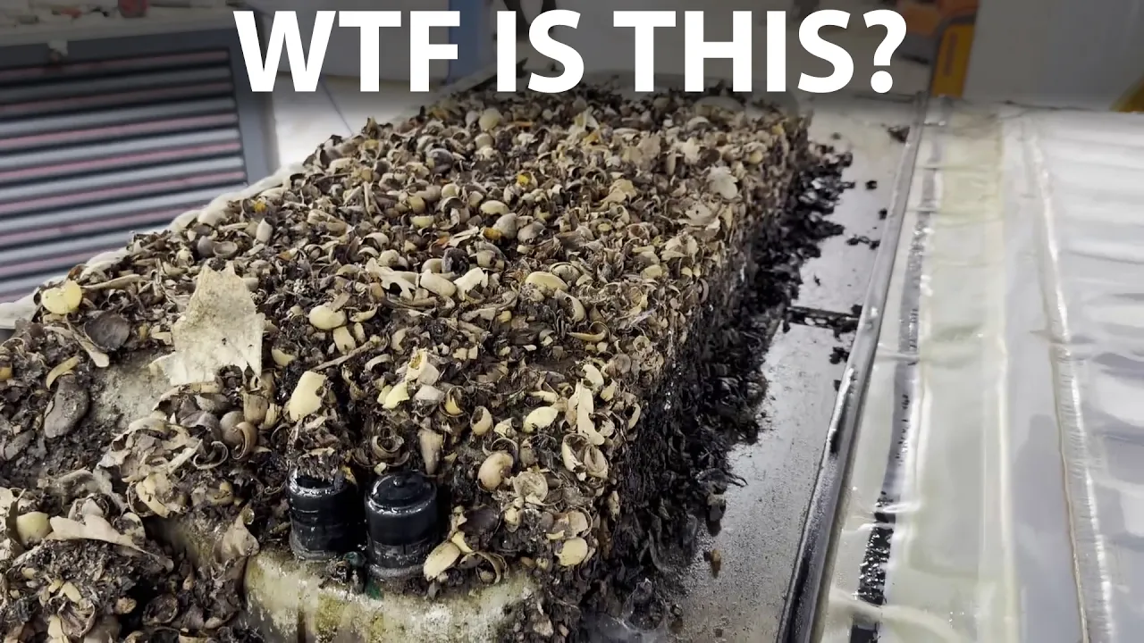 Elbilmek opened the battery of a 2016 Tesla Model S 85D and were shocked!