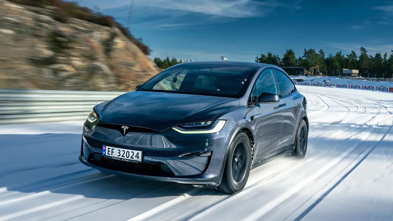 Test: Tesla Model X Plaid - derfor blir vi ikke imponert