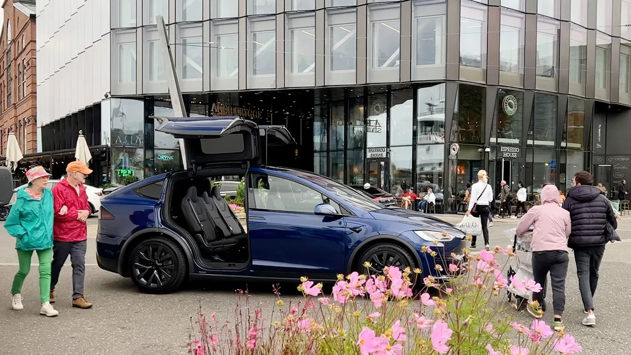 Test av Tesla Model X Dual Motor 2024: Er X-en fortsatt verdt oppmerksomheten?
