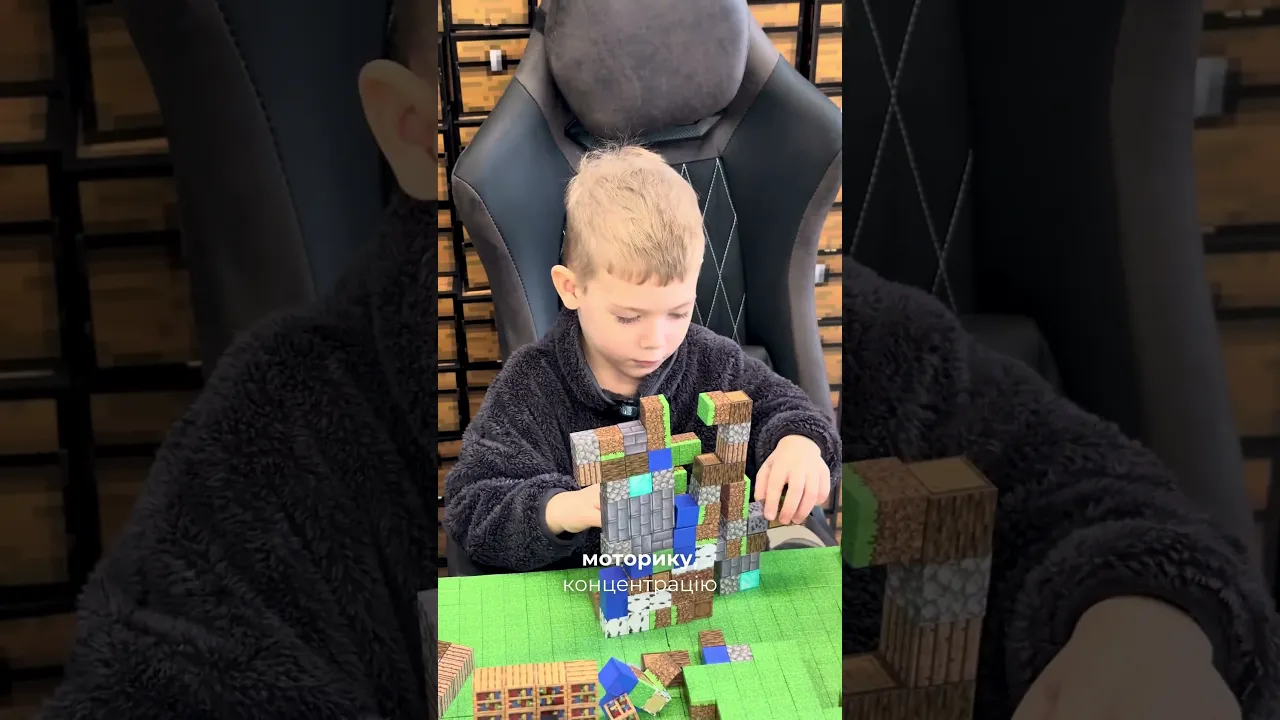 Большой дом с порталом 560 блоков