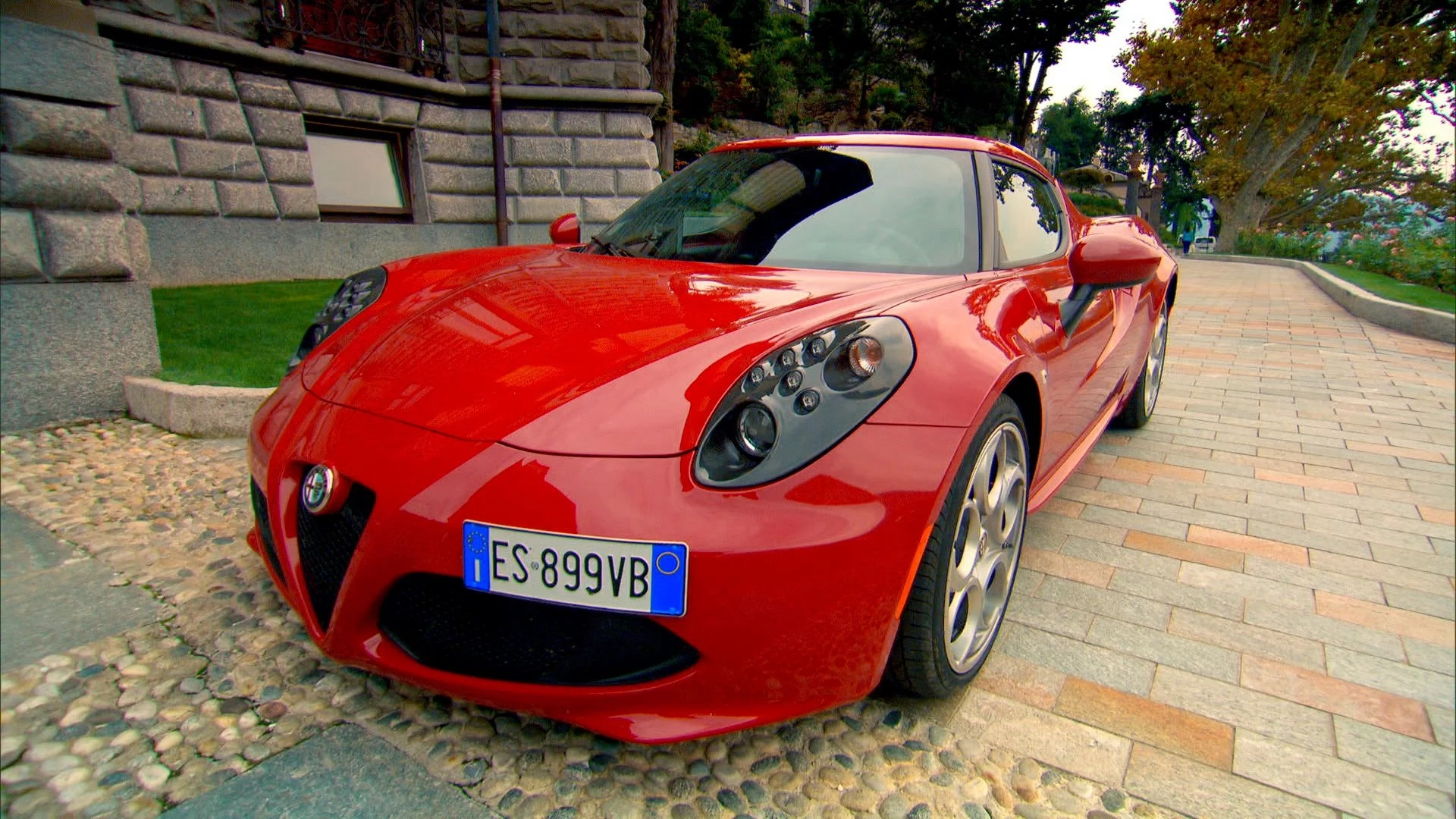 Quadski vs Alfa Romeo 4C | Top Gear