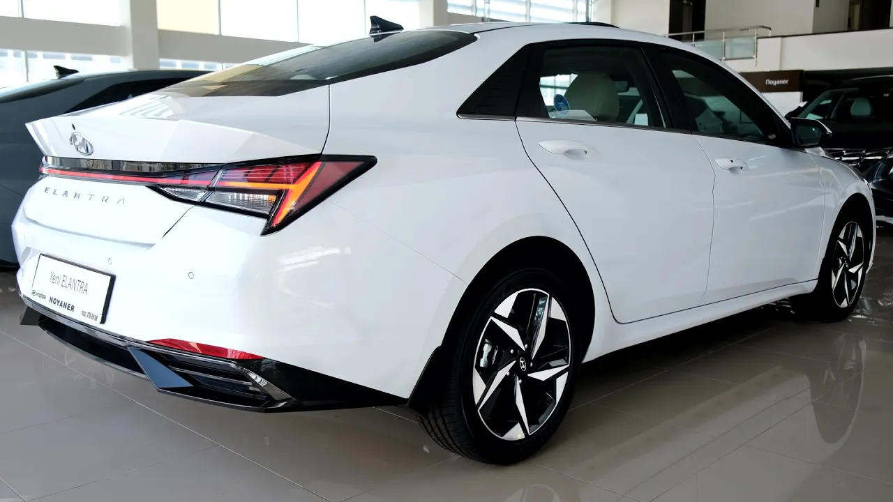 2021 Hyundai Elantra - Exterior and interior Details (Sport Sedan)