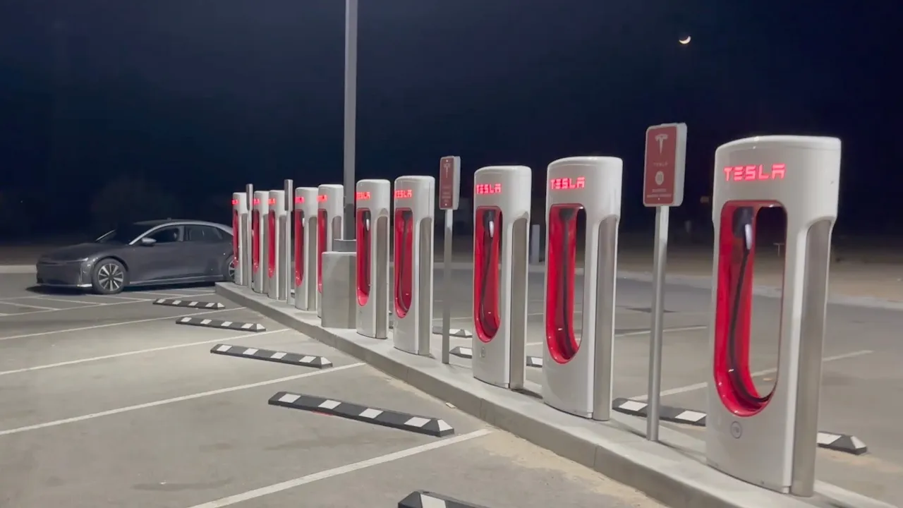 CCS vs Tesla DC Fast Charging In Quartzsite Arizona