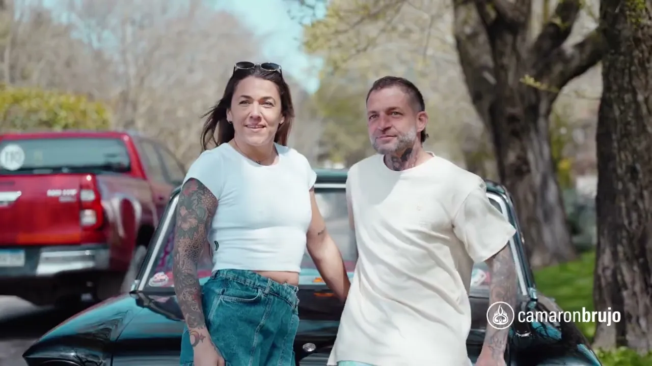 Video de Faster Waves | Indumentaria