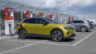 VW ID4 1st 77kWh Range, Efficieny & Charging Test On Summer Tires