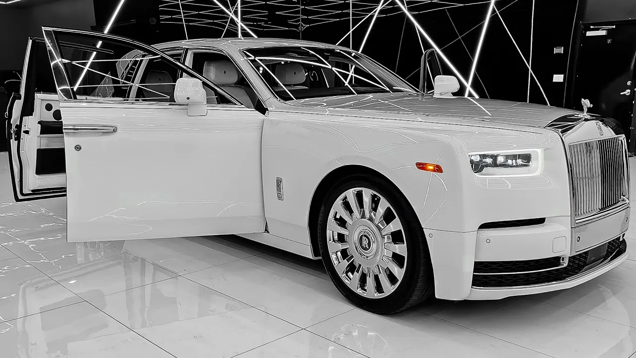 Rolls-Royce Phantom (2025) - The Most Expensive Super Luxury Sedan!