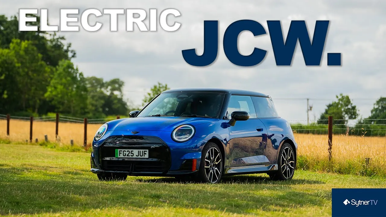 The NEW MINI John Cooper Works Electric | How does it drive? (4K)