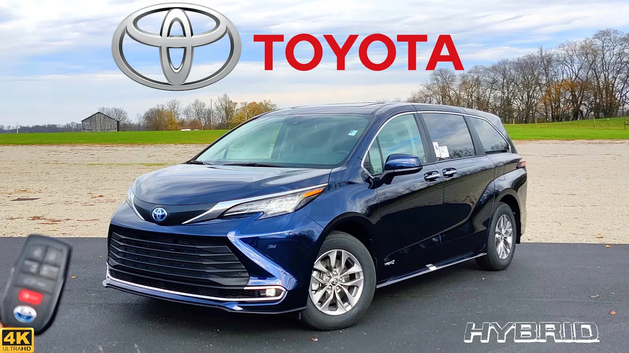 2021 Toyota Sienna // The Swagger Wagon is BACK, Now with *36 MPG!*