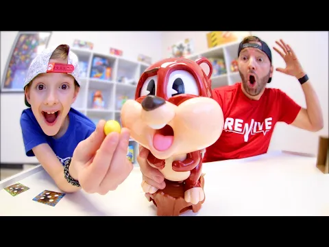 Father & Son PLAY CHOMPING CHARLIE! / Don't Make Him Burst!