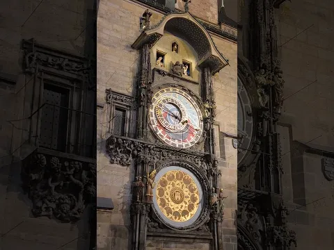 Reloj astronómico de Praga en funcionamiento. #nosolodados #orloj
