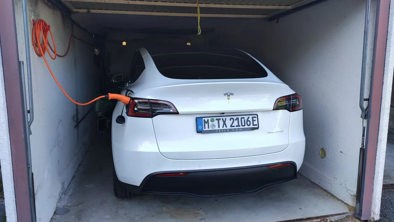 (live) Tesla Model Y 130 km/h winter range test