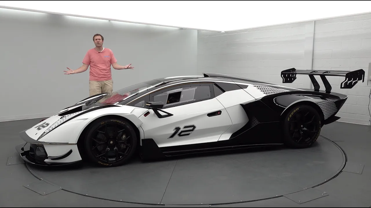 The Lamborghini Essenza SCV12 Is a $3.5 Million Hypercar for the Track
