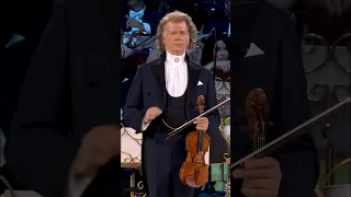 Enjoy André’s 2022 concerts with his new DVD Happy days are here again. Available at andrerieu.com