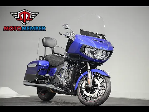 2023 Indian Motorcycle Challenger® Limited Spirit Blue Metallic / Black Metallic Thumbnail alt