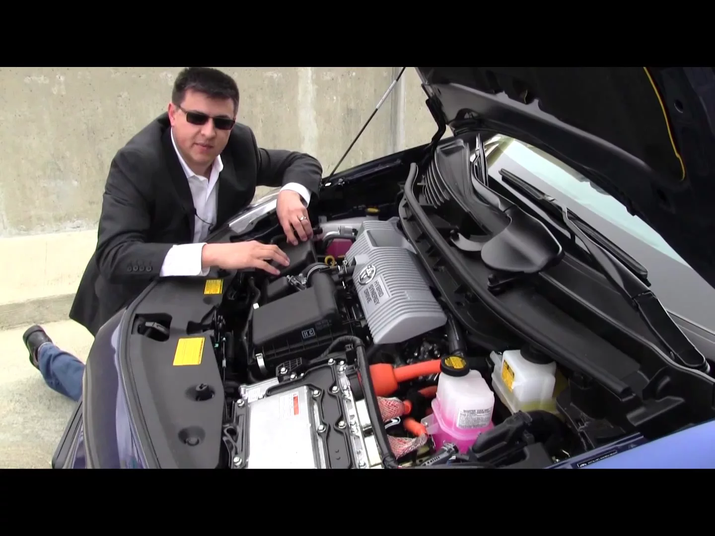 Quick Clips: 2012 Toyota Prius v