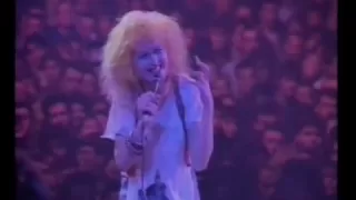 Cyndi Lauper-Girls just wanna have fun (The True Colour Tour live in Paris, France 1987)