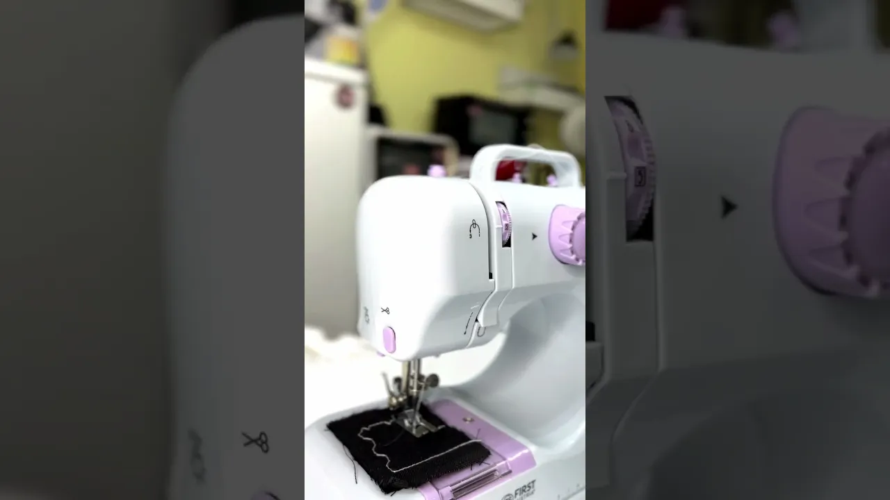 Швейная машинка FIRST Austria FA-5700-2 White Швейная машинка FIRST Austria FA-5700-2 White